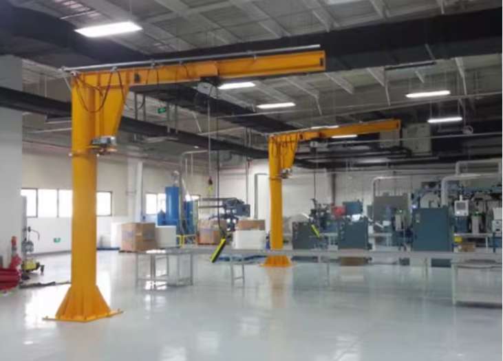 车间使用悬臂吊