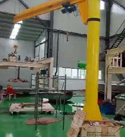 龙马起重生产的360度电动旋转悬臂起重机操作视频